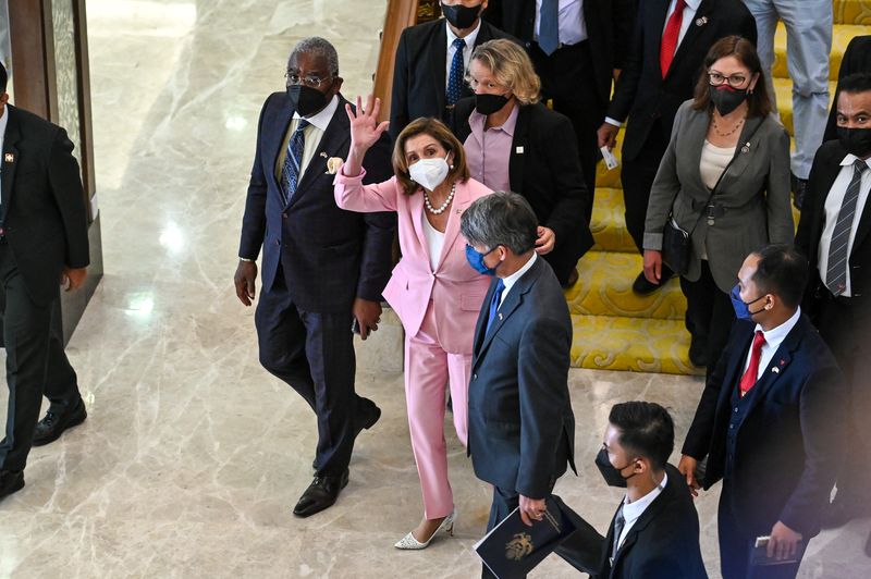 Visita de Nancy Pelosi podría afectar las acciones de apple