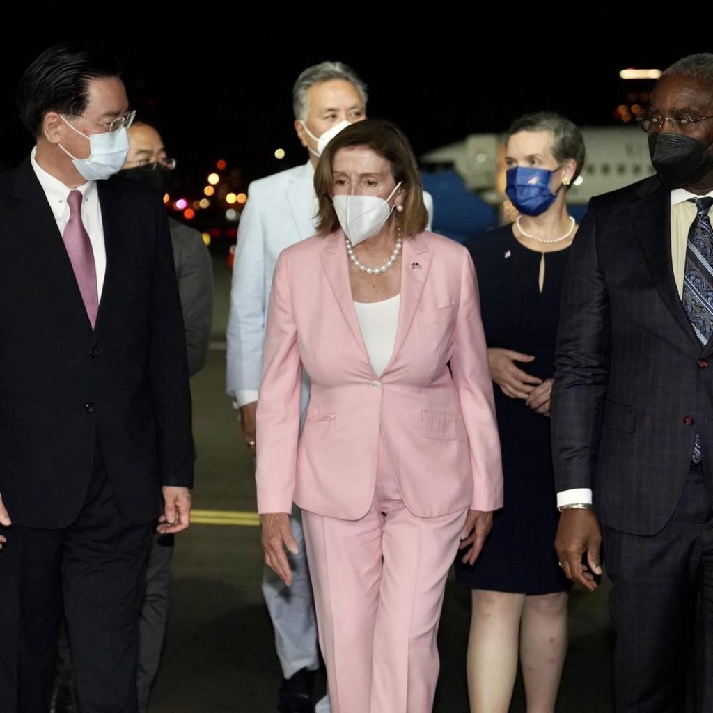 Nancy Pelosi visita Taiwán y tiene consecuencias para el precio de bitcoin