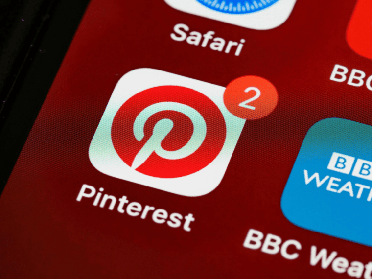 A Pinterest részvényei csak emelkednek a 2. negyedéves bevételei után, dacára a többi közösségi média részvényeinek esése ellenére