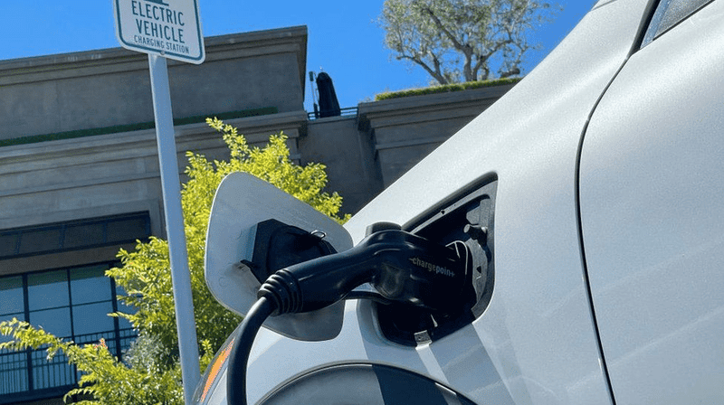 Kalifornia megszavazza a belső égésű motoros autók betiltását 2035-től