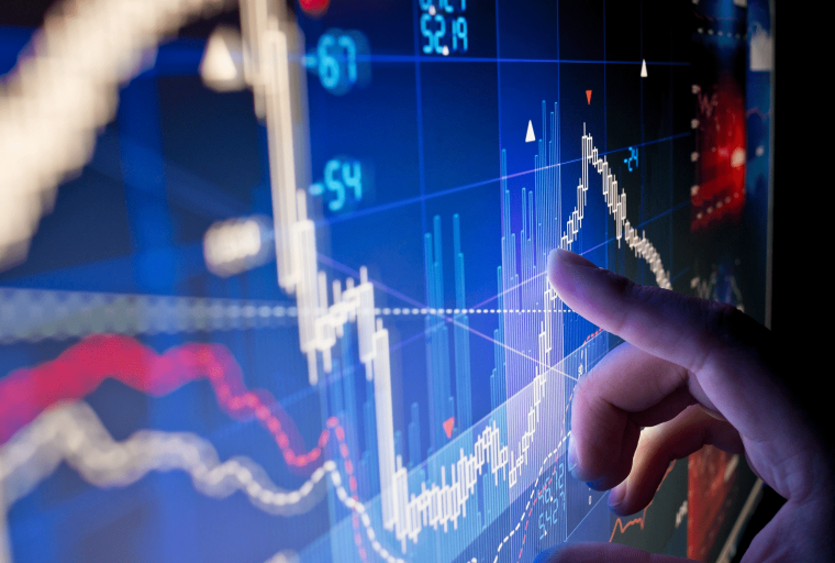 A zuhanó kripto árfolyamok mellett ez a 3 érme 10-szeres megtérülést hozhat