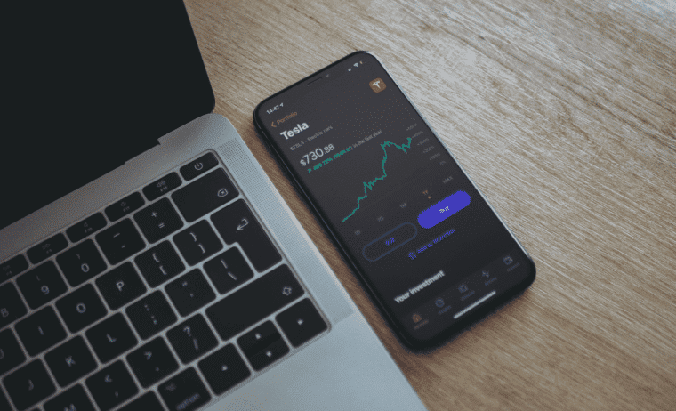 A Tesla részvényei két éves mélypontra zuhantak