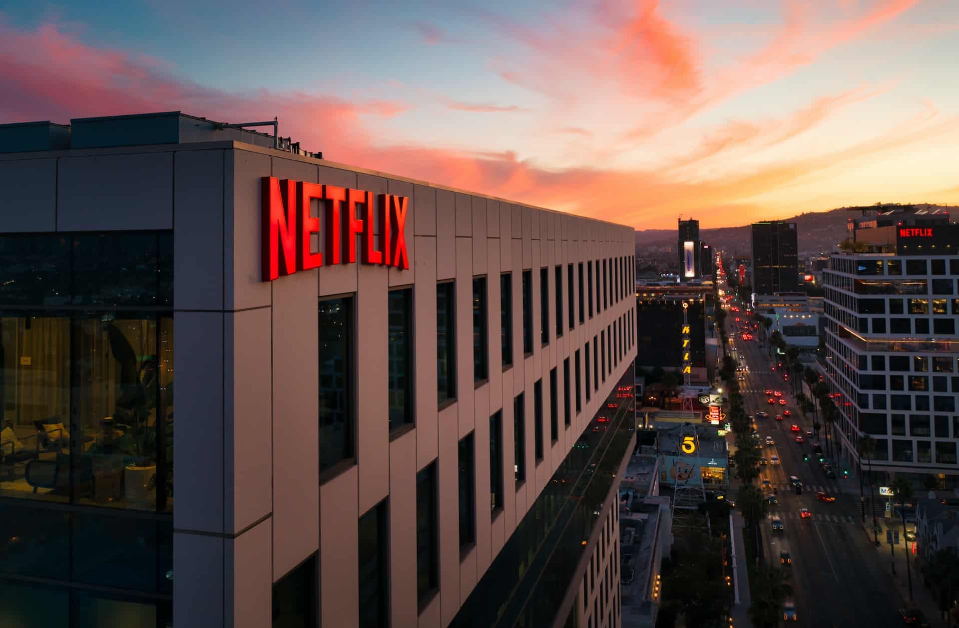 A Netflix ismét a fizikai üzletet nyit, de nyugi, nem DVD-t fognak árulni