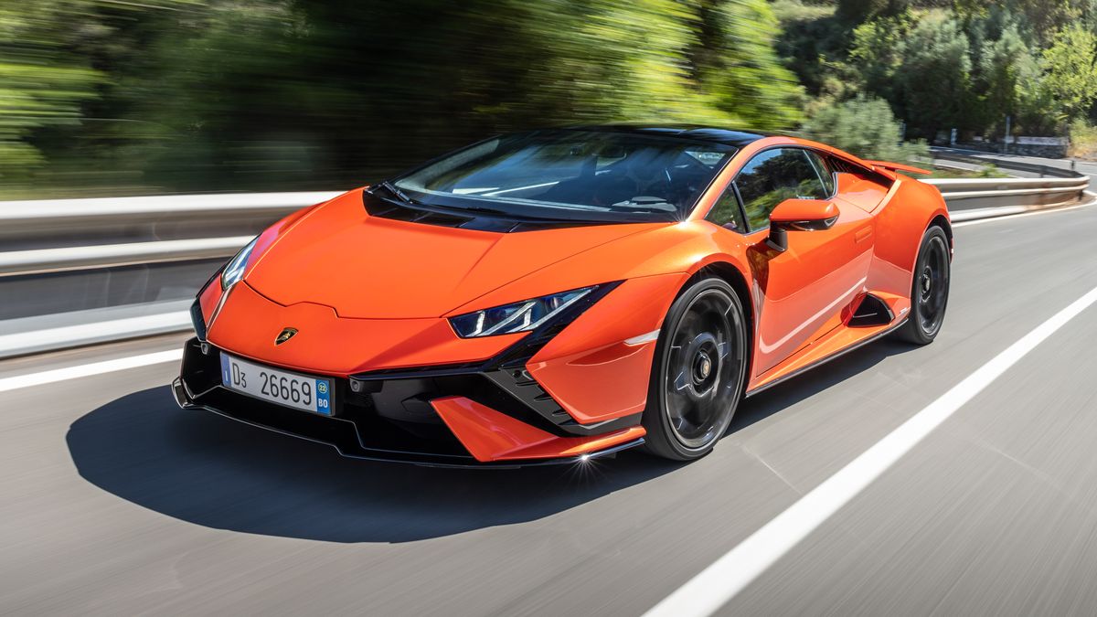 A Lamborghini először ad el 10 ezer autót egyetlen év alatt