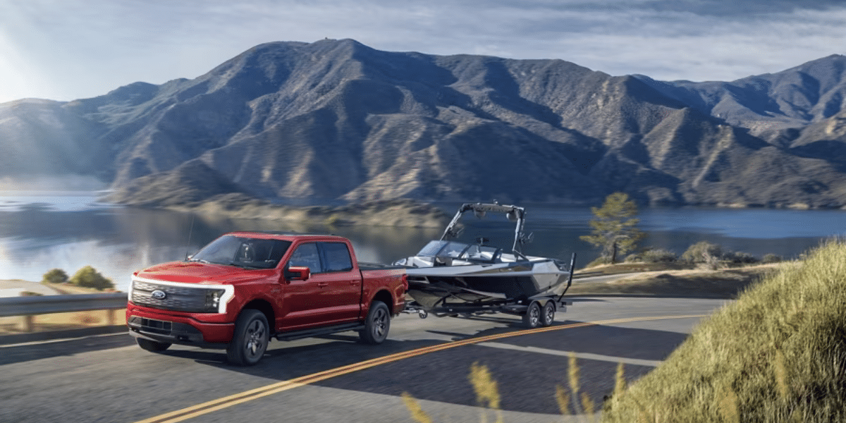 Úgy kapkodják a Ford elektromos pickupját, mint a cukrot