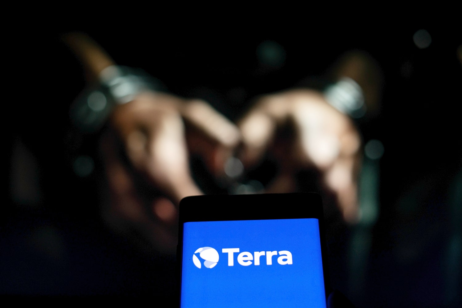 Kísérteties egybeesések a két kripto csalónál