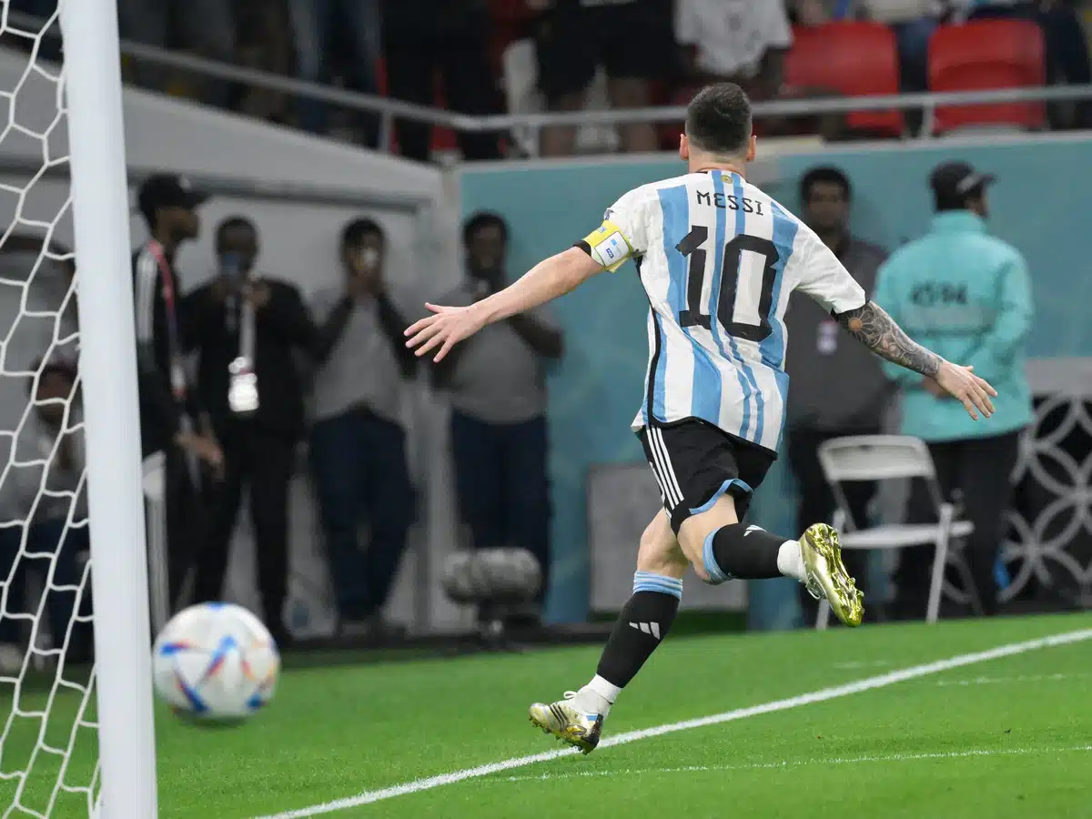 Mémérmét népszerűsít Leo Messi, feltörték az Instagramját?