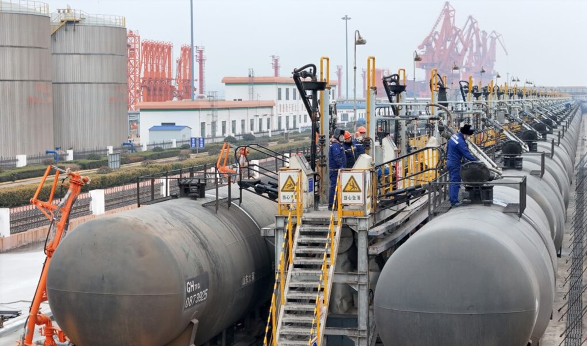 Gyengült a kínai gazdaság, esik az olaj ára