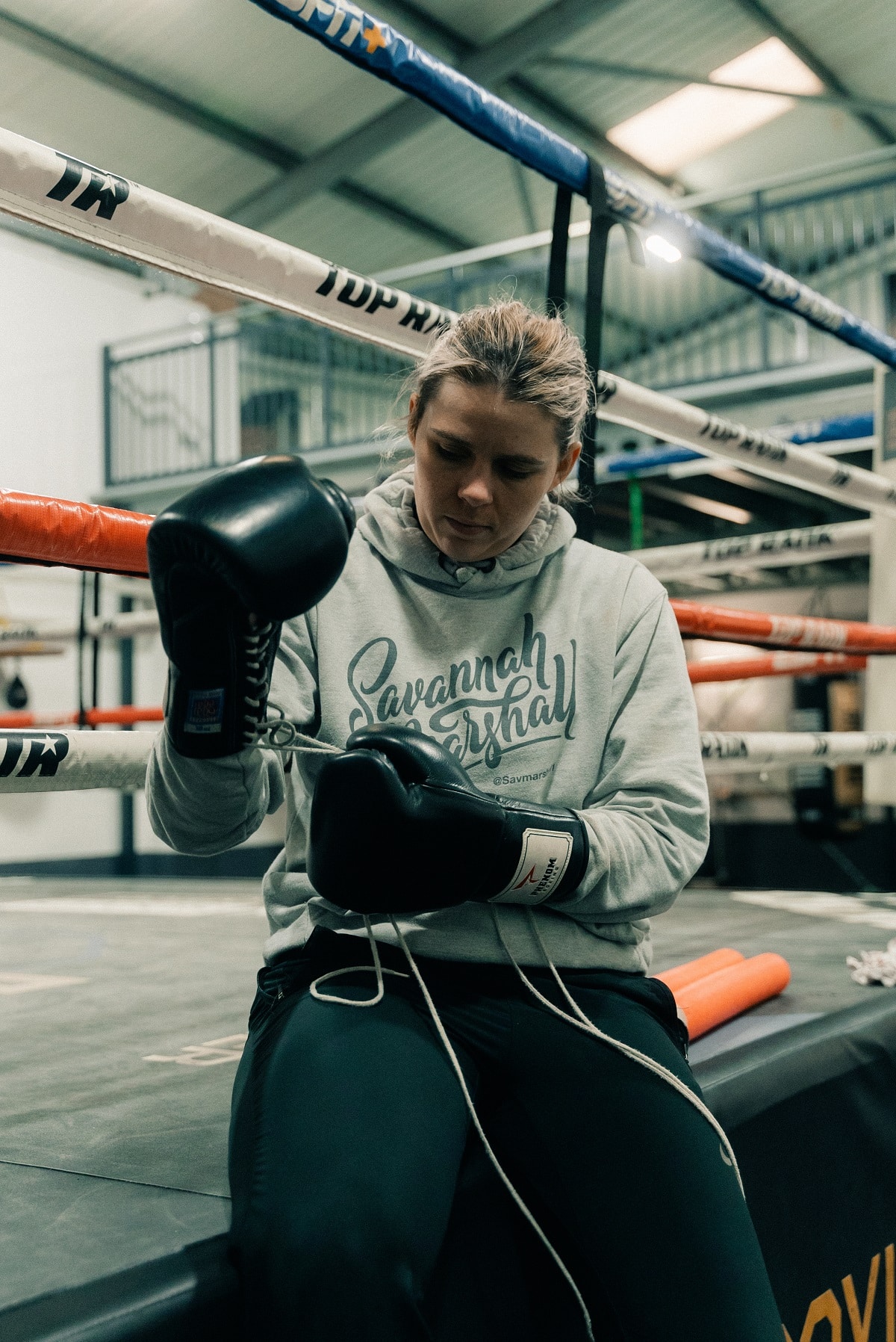 Campeona mundial de boxeo se une a Fight Out: Savannah Marshall apuesta por esta preventa