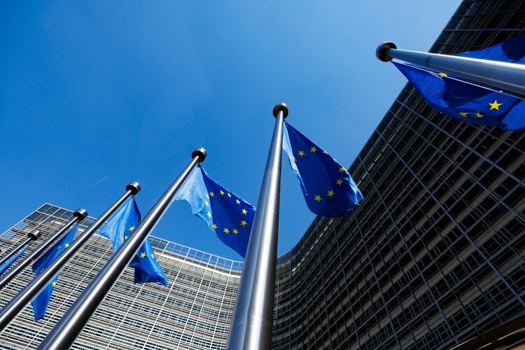 Криптокомпании Евросоюза Теперь Обязаны Сообщать об Операциях Клиентов в Налоговую