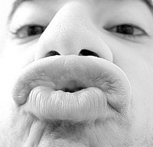 big-smooch-thumb5421724