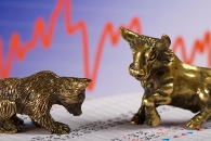Bulls vs. Bears: What’s the Best Strategy for Gold