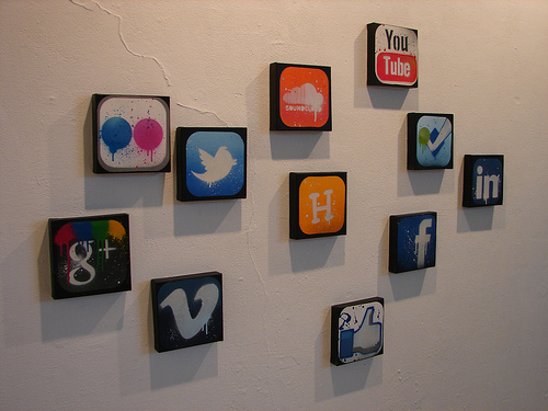 6 social media icons