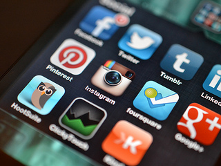 social media apps work for b2b lead generation