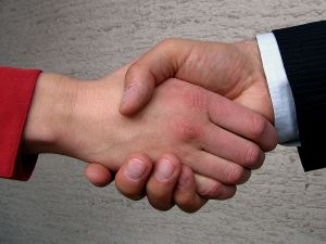 shaking-hands-479608-m