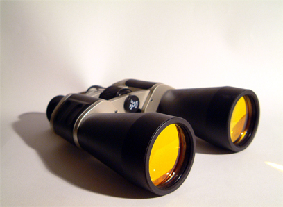 binoculars with yellow lenses