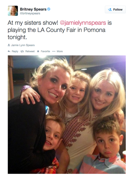 Britney Spears tweets a family pic