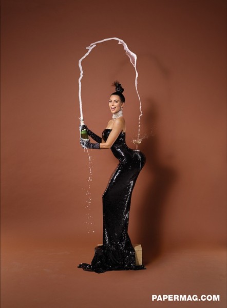 Kim Kardashian's Nude Paper Magazine Photos Were Photoshopped