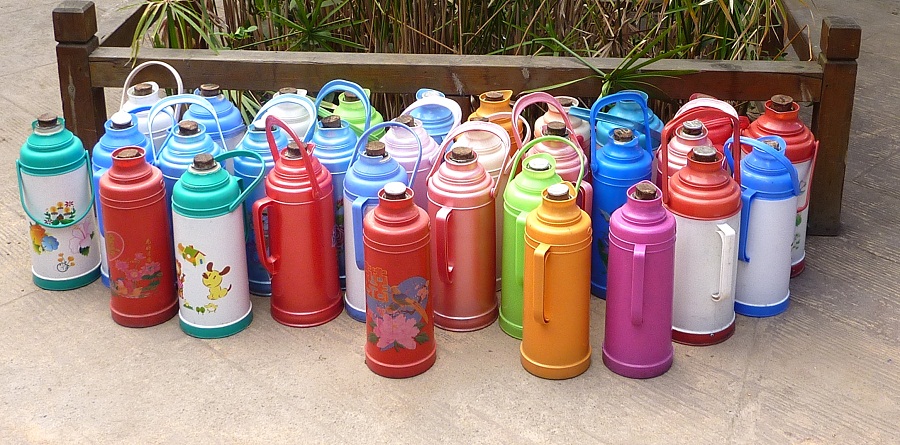 Bottle Bright: thermos cleaning system
