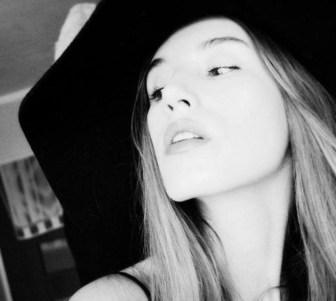 Iga Jasica corrects false reports that awakening during brain surgery was a mistake
