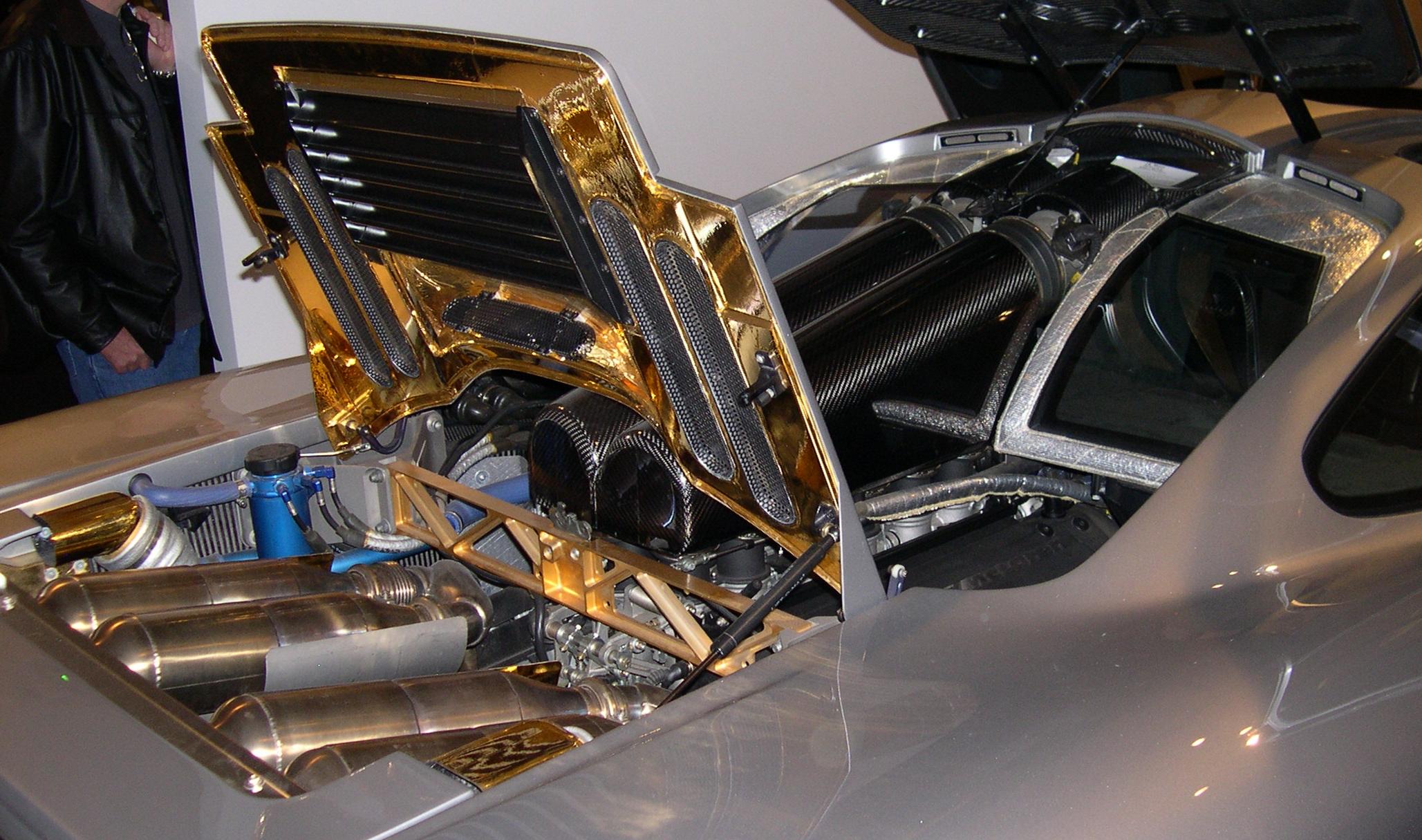 1996_McLaren_F1_engine
