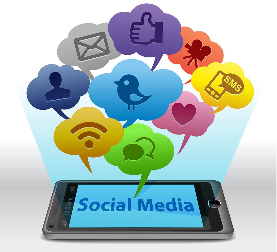 Social_media_smartphone