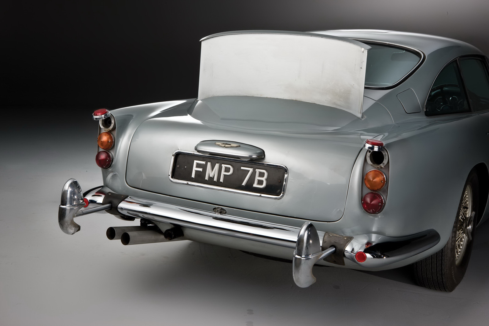 james-bond-1964-aston-martin-db5-22
