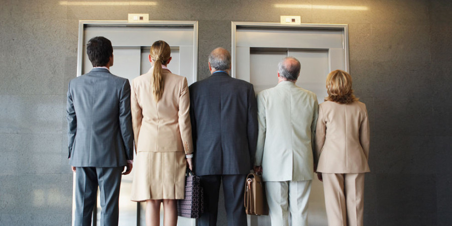 How to behave during a conference: social etiquette