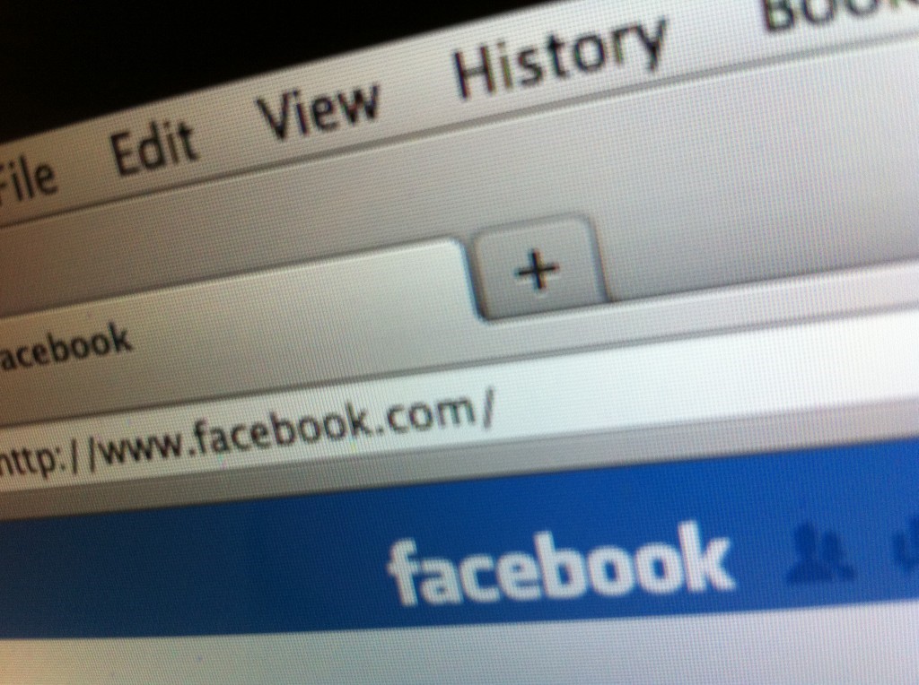 Facebook facts Sean Parker pays $200000 for facebook.com URL