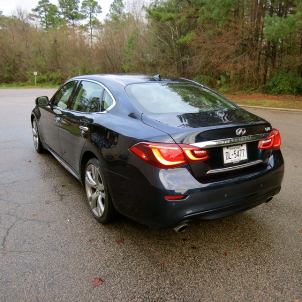 2016 Infiniti Q70L