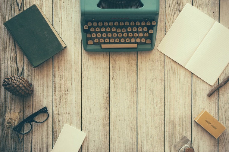 Typewriter_desk