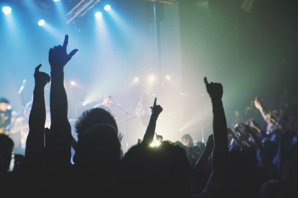 people-party-dancing-music-large