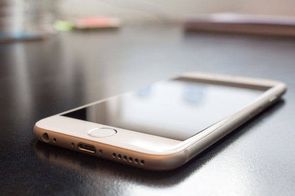 Is-Your-Website-The-Hub-Of-Your-Online-Presence-Mobile-Phone-Image