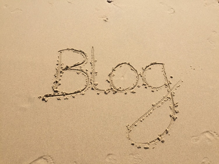 How to keep your blog traffic incoming while you