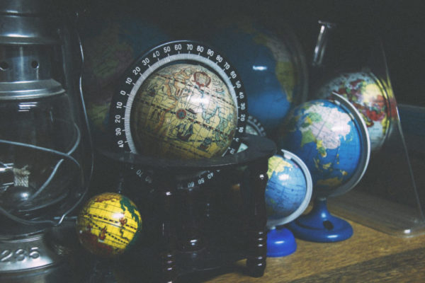 globes-school-lantern-learn
