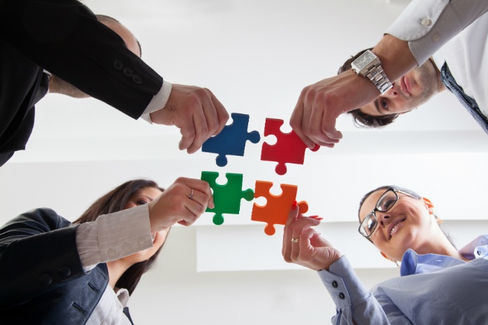 8 Team Building Tips for Leaders That Actually Work