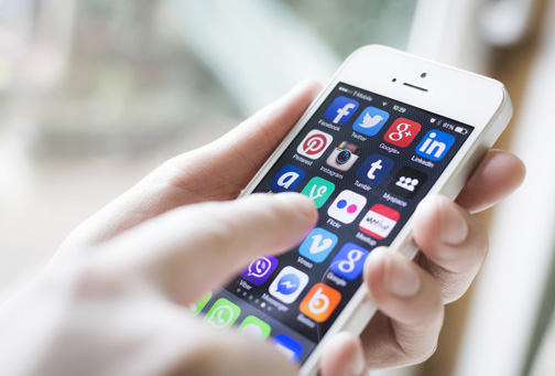 social-media-icons-smartphone