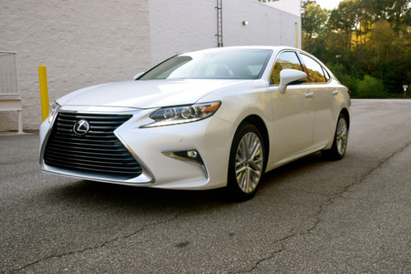 2017 Lexus ES 350.