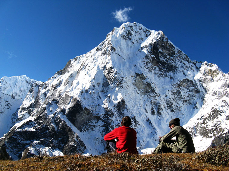 Keyword search volume climbers facing a huge mountain