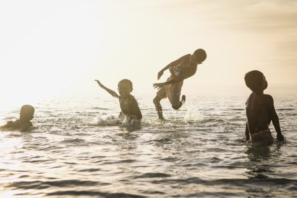 kids_splashing