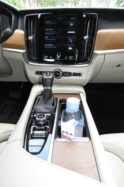 2017 Volvo S90
