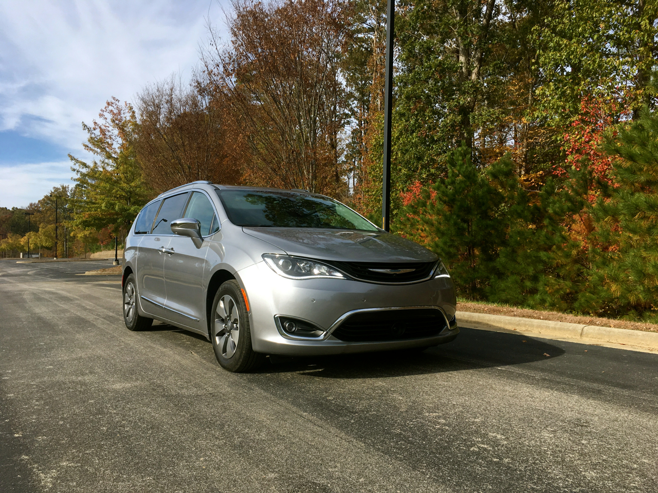 Efficiency Leader: 2019 Chrysler Pacifica Hybrid - Business 2 Community