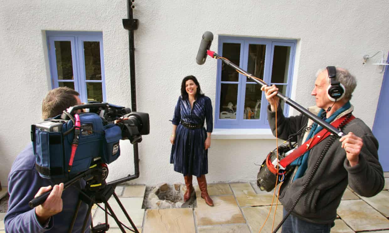 Kirsty Allsopp and film crew behind the scenes. 