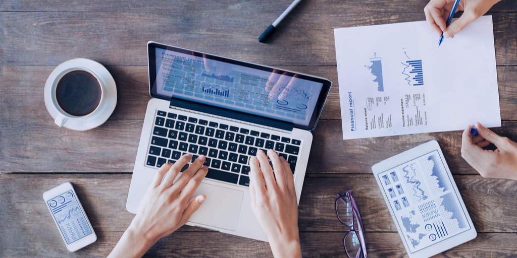 Dashboards vs Reports (And When to Use Which)