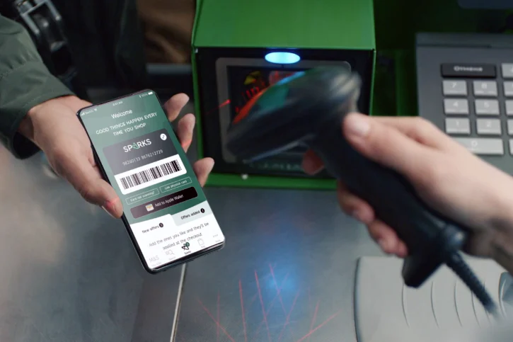 Going fully touchless, Marks & Spencer has relaunched its loyalty program to be an app-based digital-first service. Customers can identify themselves in the store using the app, and participate in in-store giveaways and claim various free gifts during checkout.
