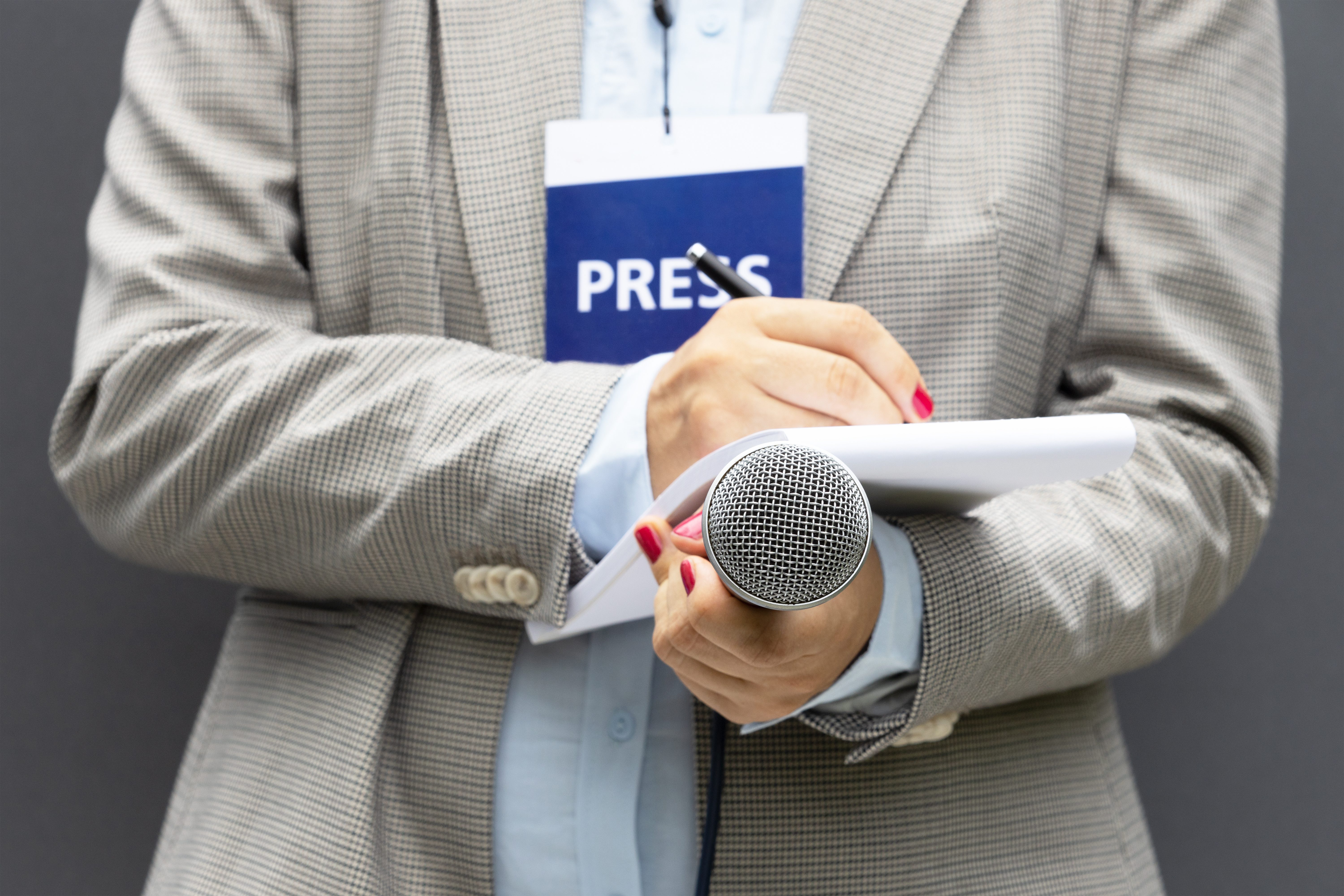 Using press releases to combat an internal crisis.