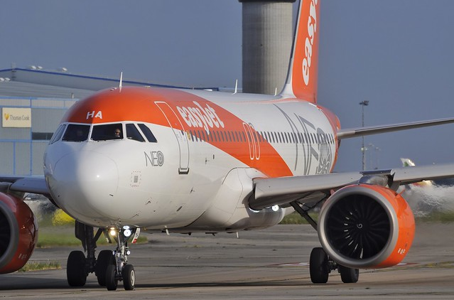 easyjet aircraft
