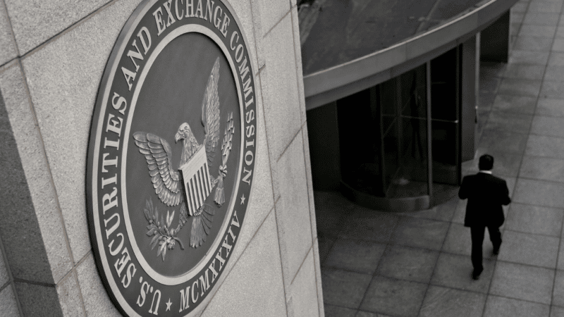 Hedge Funds May Have to Report Crypto Exposure under SEC and CFTC Proposals-min (1)