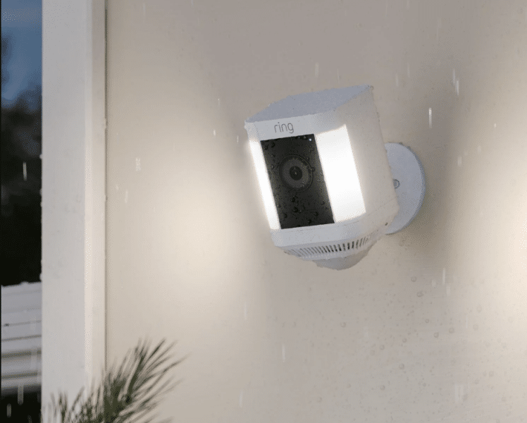 Rig Security Spotlight Cam Plus Battery