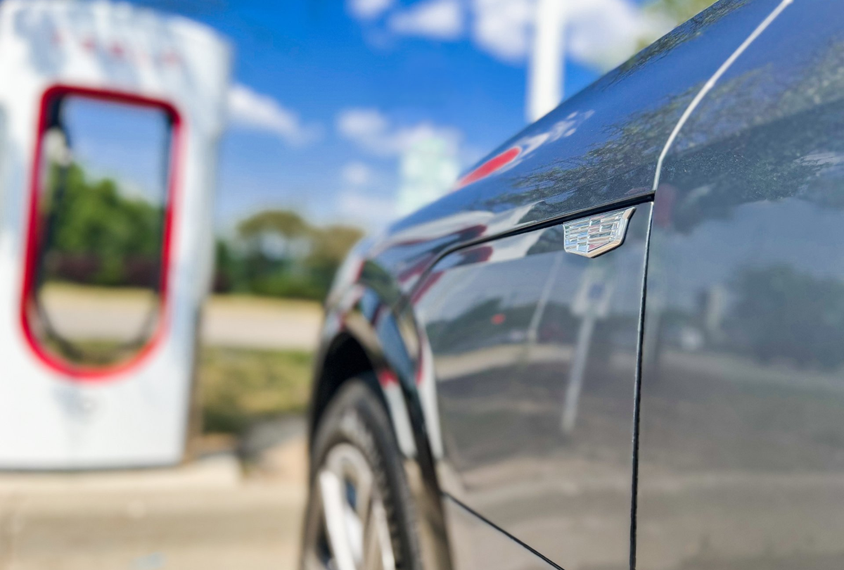 GM and Tesla partner for EV charging